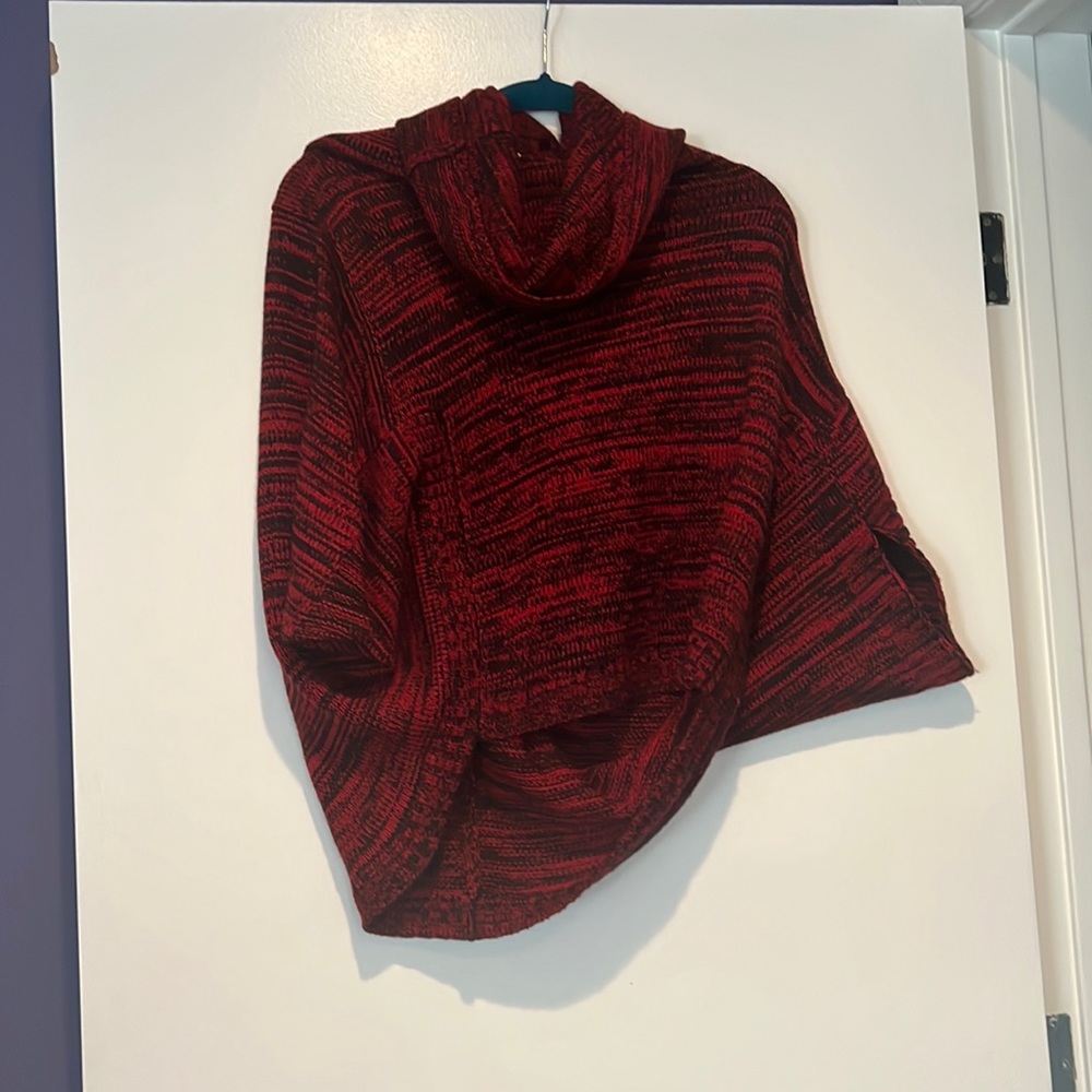 Moth red and black cape with inserts for arms XS